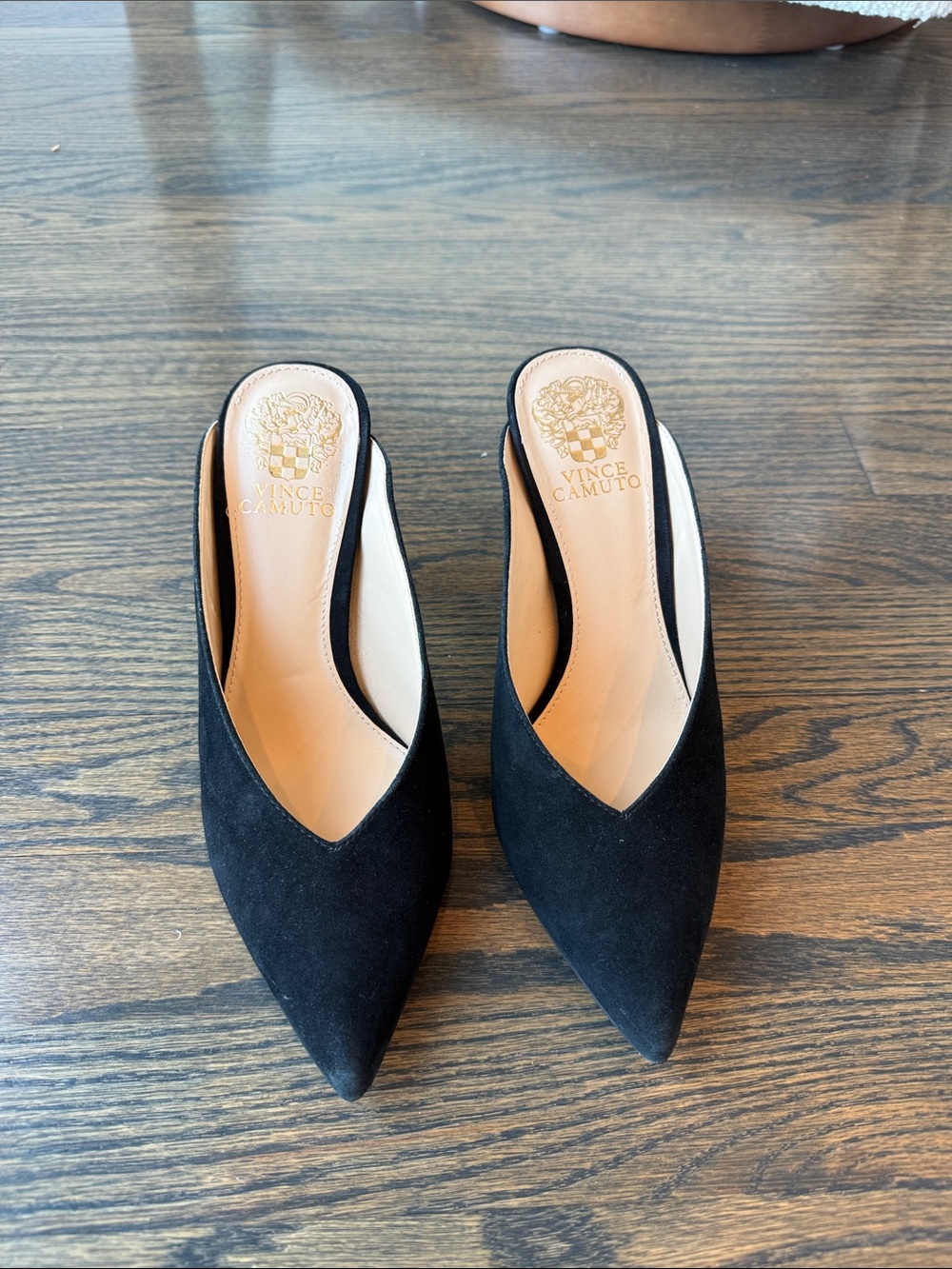 Vince Camuto Berodie Black Suede Pointed-Toe Slip-On Mules size 7 EUC - Picture 3 of 16
